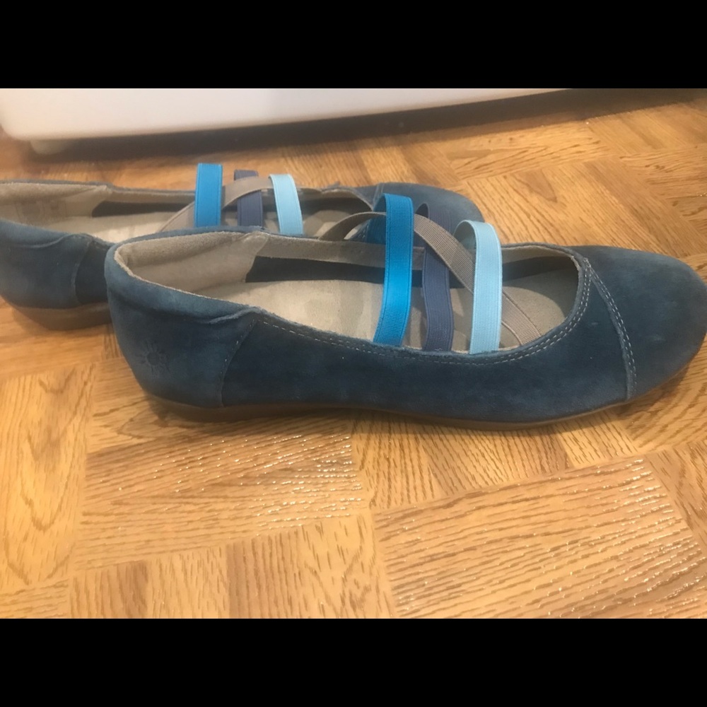 Taos Footwear Teal Suede Flats with Multi-Blue Elastic Straps